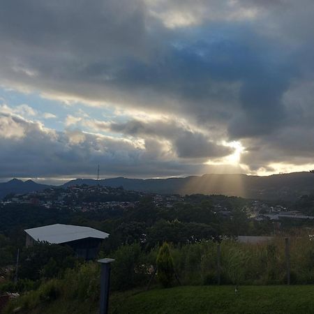 Apartamentos Temporada Vista Do Vale Gramado Esterno foto